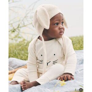 Hanna Andersson Baby Long Sleeve Romper in Ecru Organic 0-3 months